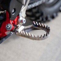 X-GRIP TITAN PIRANHAS Fußrasten V3 | Titan Footpegs für Enduro & Motocross